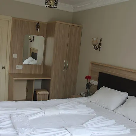 Bonjour Hotel Szálloda 3*