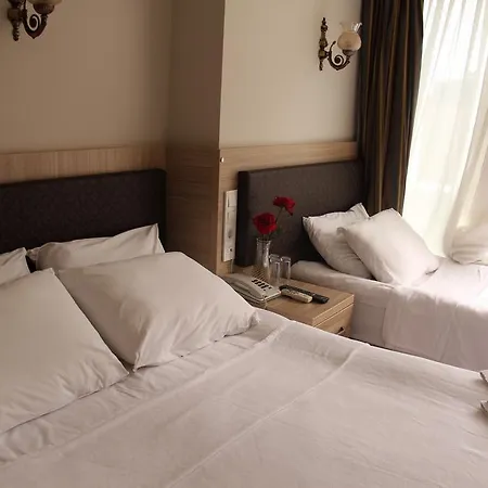 Bonjour Hotel 3*