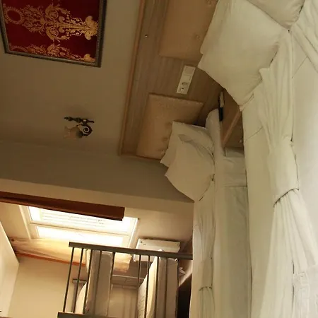 Bonjour Hotel Szálloda 3*