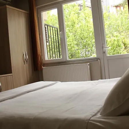 Bonjour Hotel 3*